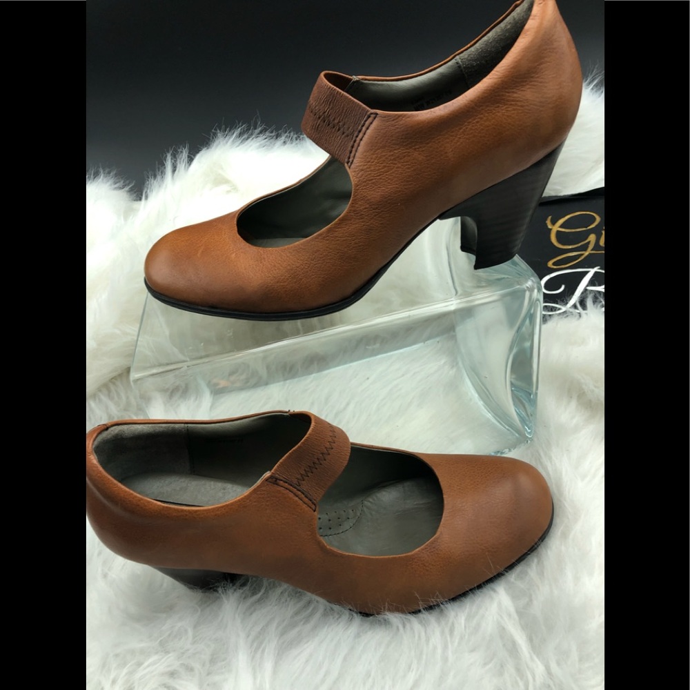 Born Mary Jane Heels gorgeous shoe